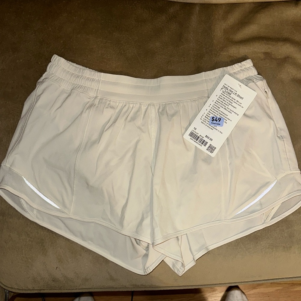 Hotty Hot LR 4” Lined Lululemon Shorts *BRAND NEW*
